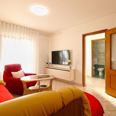 Apartments Slavko 1179 Banjole Bagian luar foto