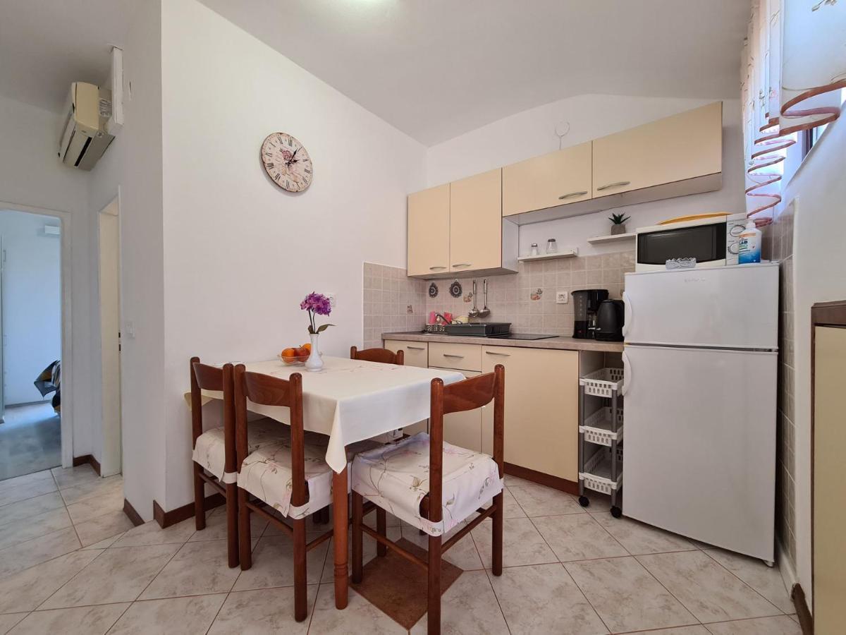 Apartments Slavko 1179 Banjole Bagian luar foto