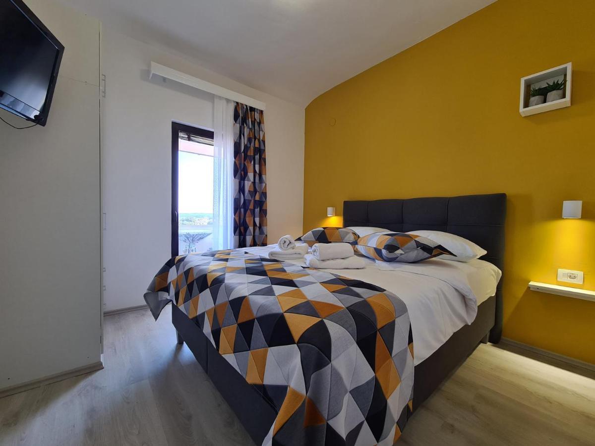 Apartments Slavko 1179 Banjole Bagian luar foto
